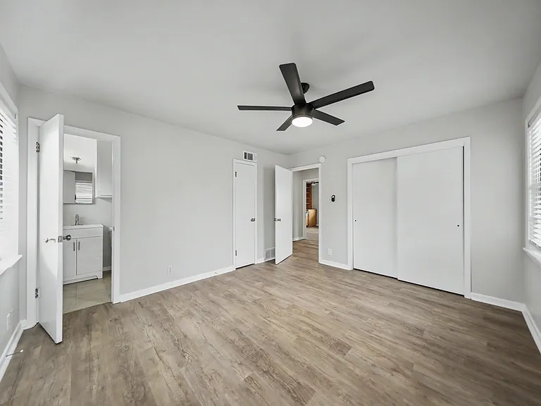 2106 S 47th St — Photo 11