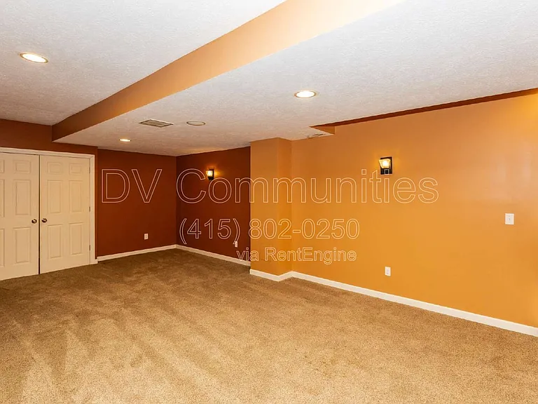8240 Talbot Cir — Photo 37