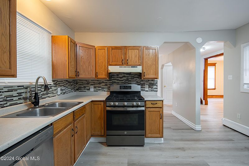 2nd image of 27 Alvey Street