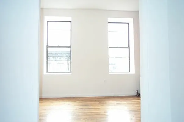 Rented by Tower Brokerage | media 20