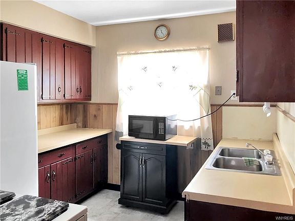 3rd image of 66 Beatrice Ave