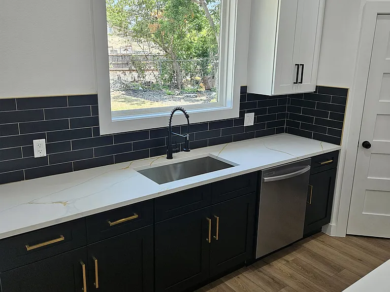 609 N Getzendaner St — Photo 15