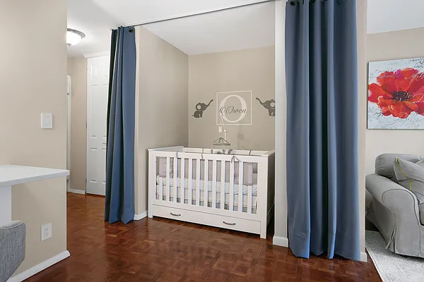 Sold by R New York | media 12