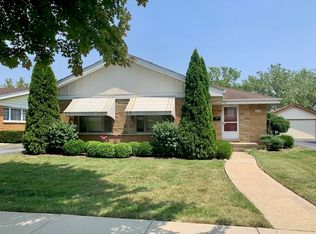 2333 Sherwood Ave, Westchester, IL