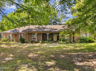 152 Lakeview Rd, Brandon, MS 39047