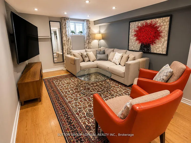 41 Athabaska Ave #BASEMENT — Photo 4