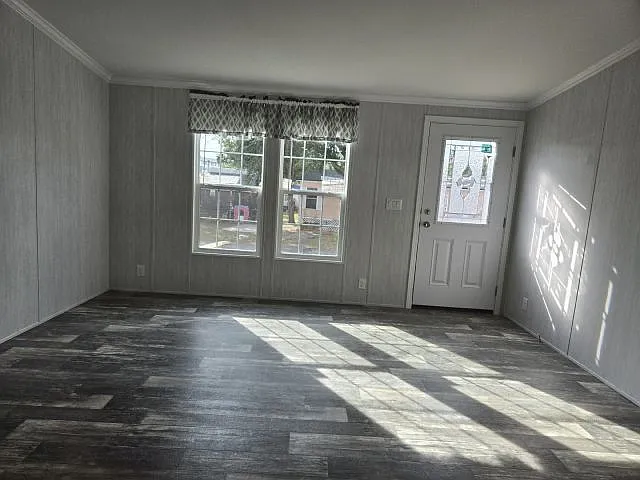 3 bed, 2.0 bath, 1120 sqft, $2,215 — Photo 4