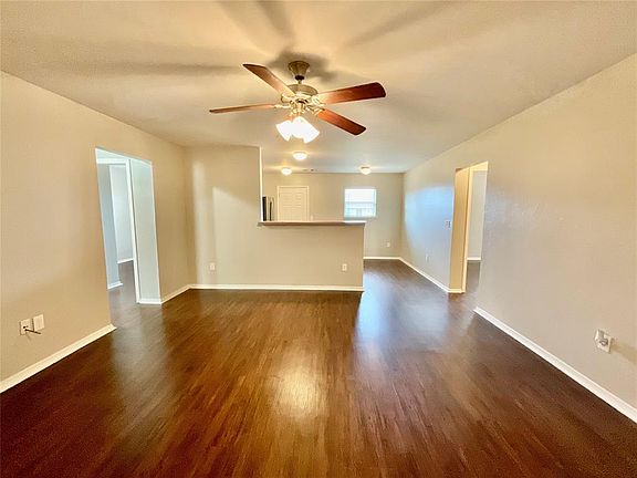 5th image of 8601 SW 46th Pl