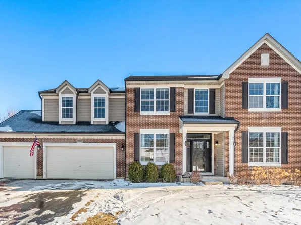 12935 S Summerhouse Dr, Plainfield, IL 60585