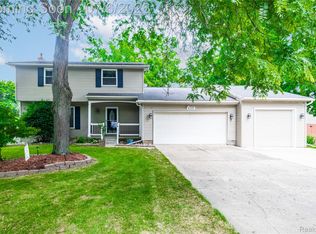 4191 Knollwood Dr, Grand Blanc, MI 48439