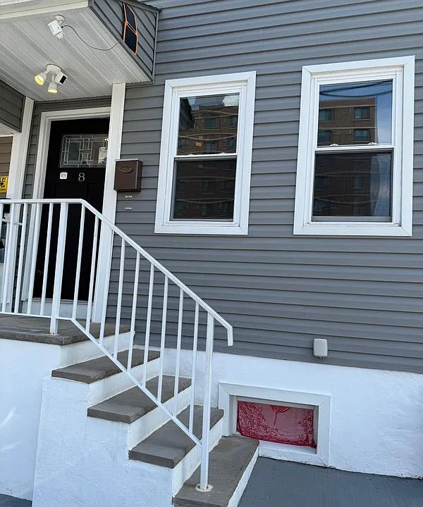 8 Green St #1