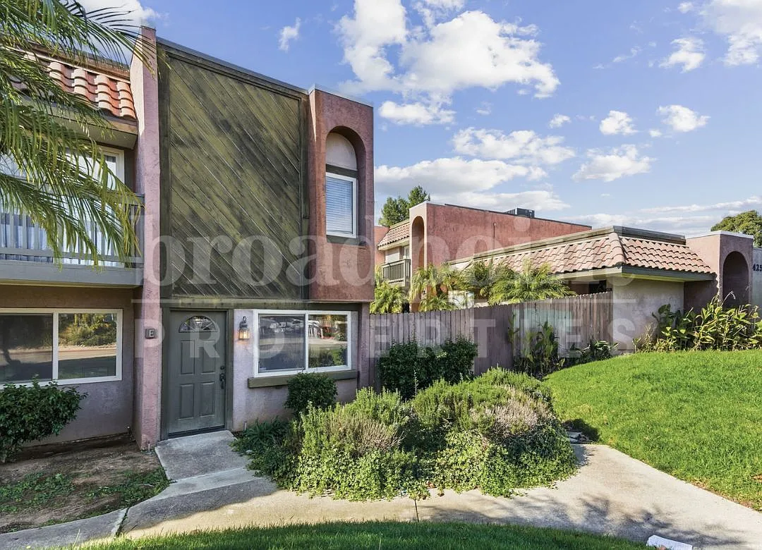 4 bed, 2.5 bath, 1510 sqft, $3,895 — Photo 2
