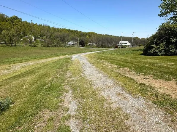184 Speicher Rd, Bernville, PA 19506