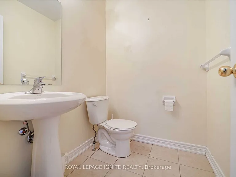 26 Ironshield Dr #UPPER — Photo 14