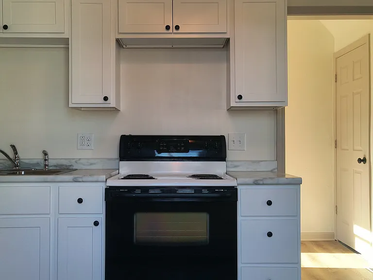 304 Park Ave #A — Photo 13