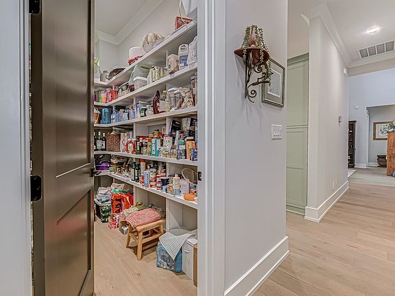 4th image of 128 Lantana Circle