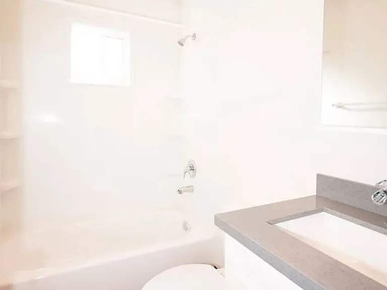 Jennifer Ryan Apartments — Photo 6