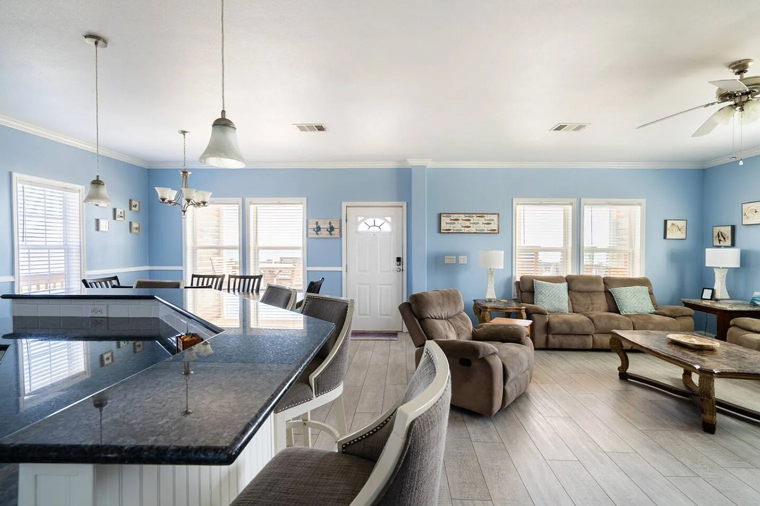 3 bed, 2.0 bath, 1593 sqft, $5,393 — Photo 3