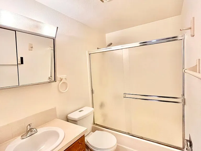 4832-38 Basswood Dr — Photo 6