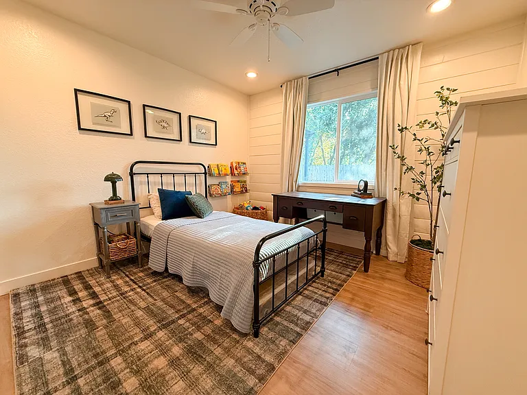 301 Temple Dr — Photo 5