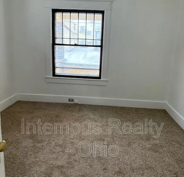 633 Cassius Ave #1 — Photo 7