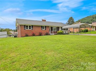 241 Grandview Cir, Waynesville, NC 28786