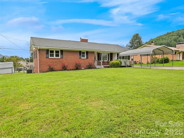 241 Grandview Cir, Waynesville, NC 28786