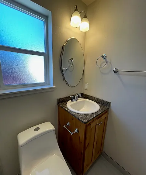 164 N Laurel St #2 — Photo 15