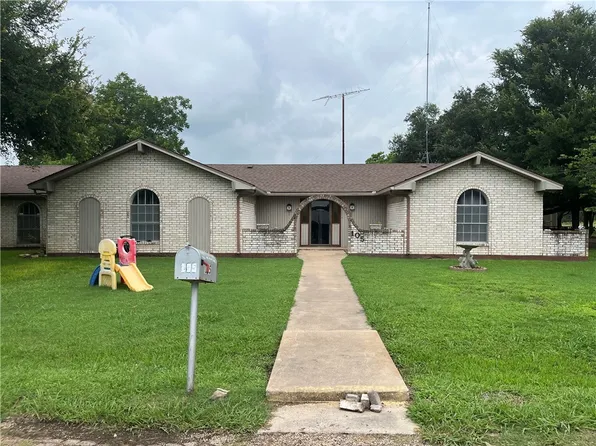 105 Woody Ray Dr, Elm Mott, TX 76640