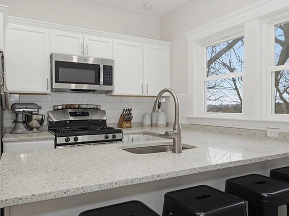 3rd image of 36 Eagle Rd