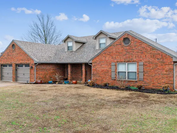 1414 Morgan Cir, Miami, OK 74354