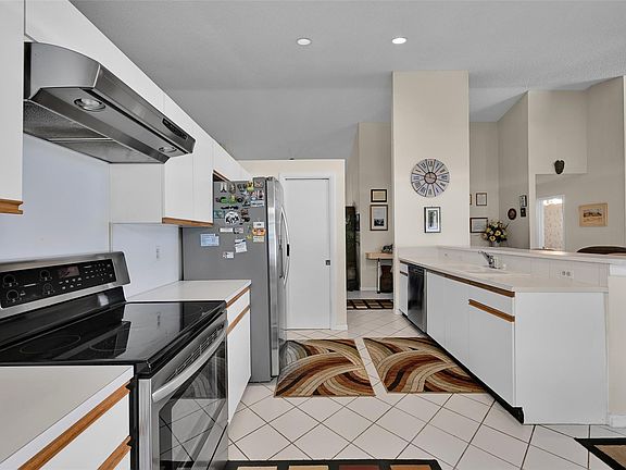 5th image of 7312 NW 83rd Way