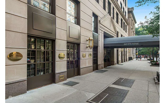 Rented by Douglas Elliman | media 35