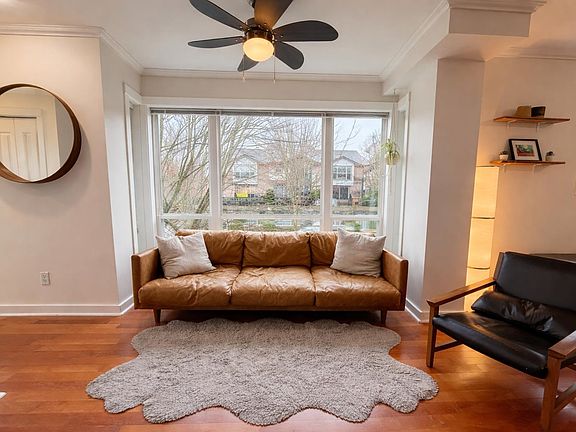 5th image of 1233 Main St #6