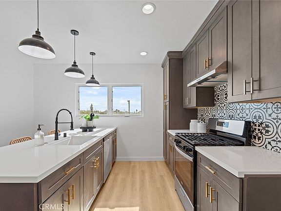 3rd image of 357 1/2 Cornwell St