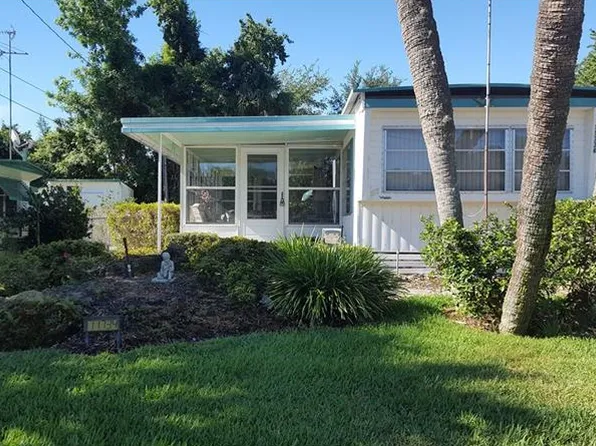 11734 Hickory Ln, Tavares, FL 32778