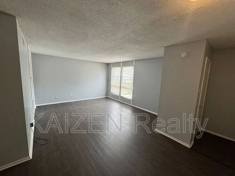 151 N Belvedere Blvd #12 — Photo 2