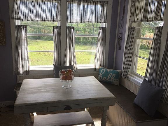 Breakfast nook with built in