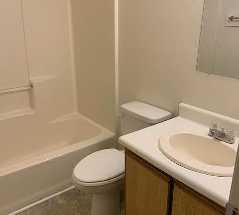 5th image of 714 Patton Cir APT 6