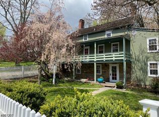 42 Main St, Lebanon, NJ 08833