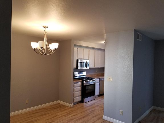 4th image of 848 Endicott Dr
