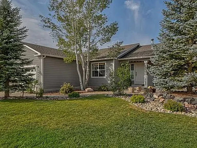 15692 Paiute Cir — Photo 3