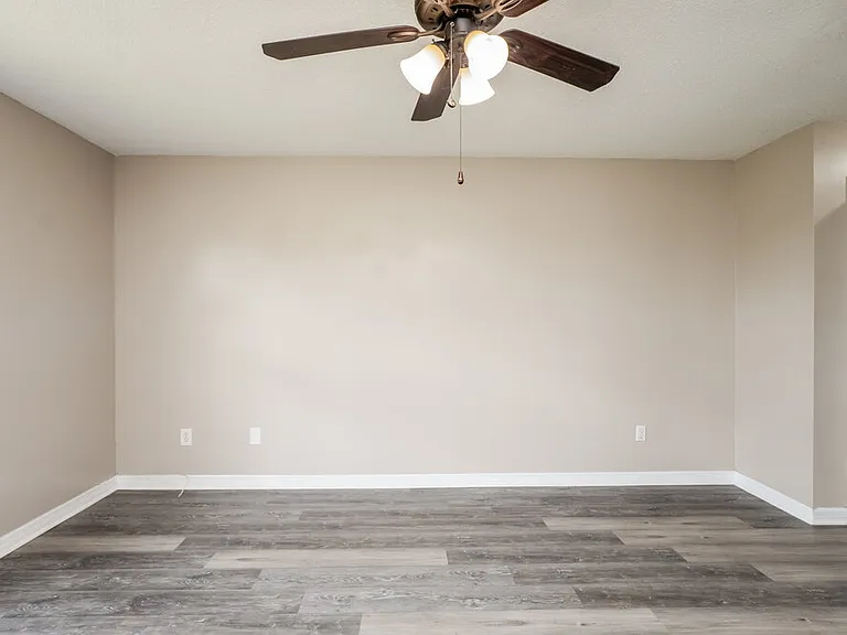 2629 Saffron Dr — Photo 10