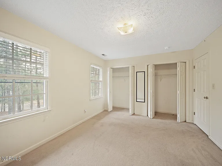 300 Clearfield Ln — Photo 32
