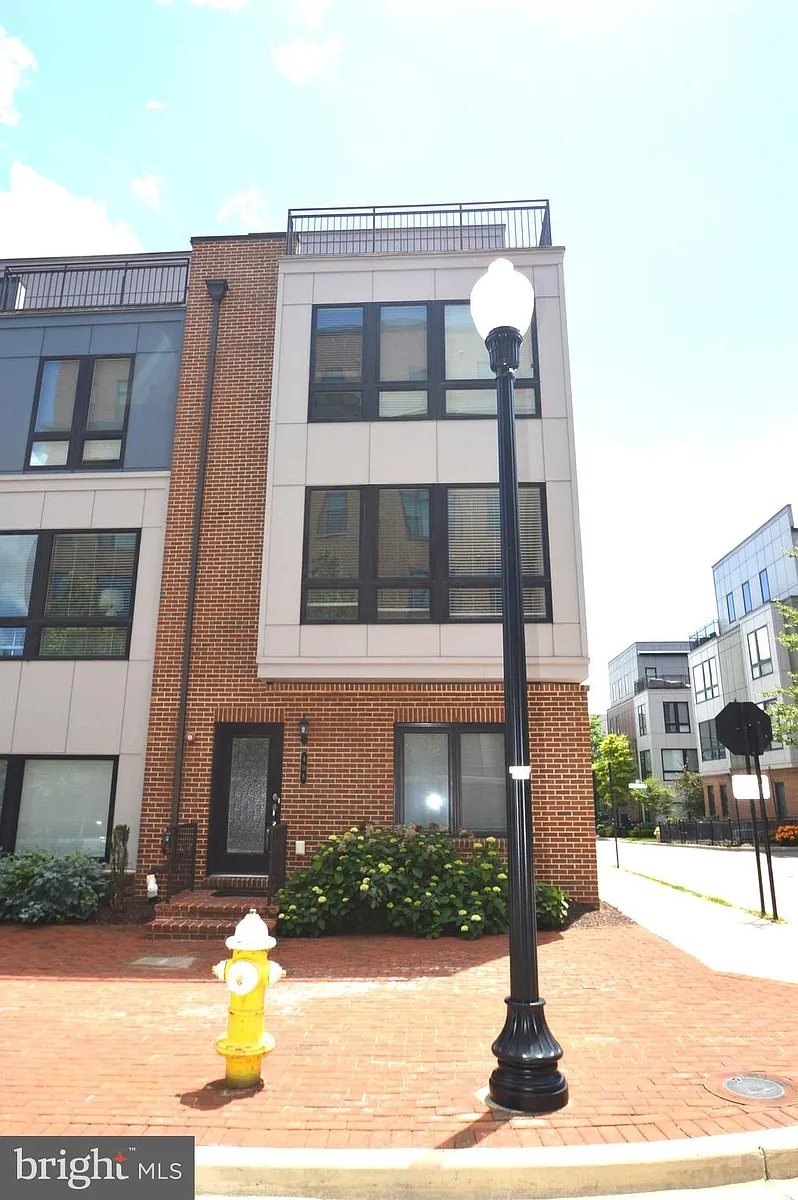 Building Photo - 408 Stabler Ln