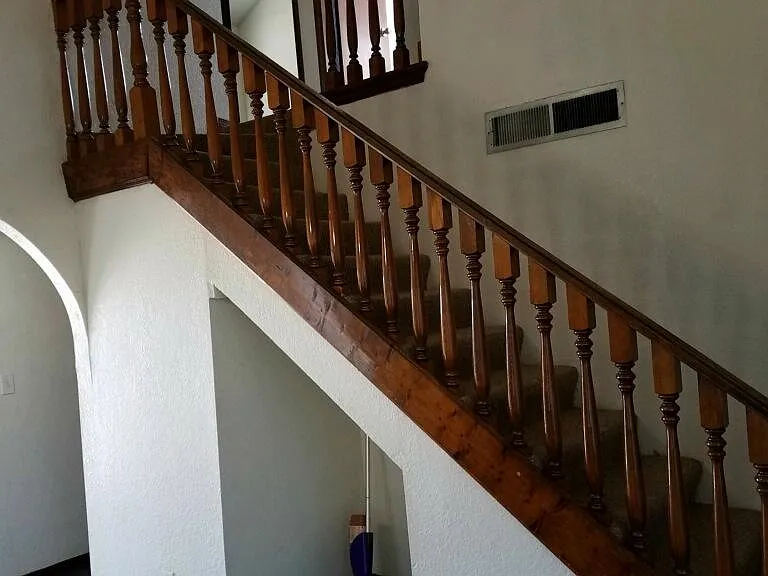 604 Arredondo Dr — Photo 2