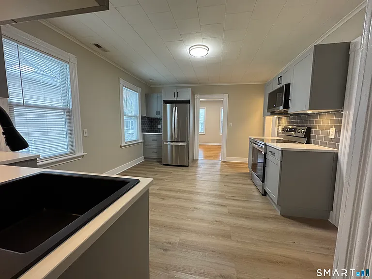 22 Dwight St #2 — Photo 4