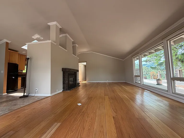 132 Ardith Dr — Photo 5