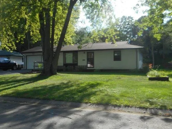 3221 Random Rd, Eagan, MN 55121