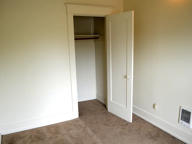 2409 NE Martin Luther Xing #201 — Photo 5